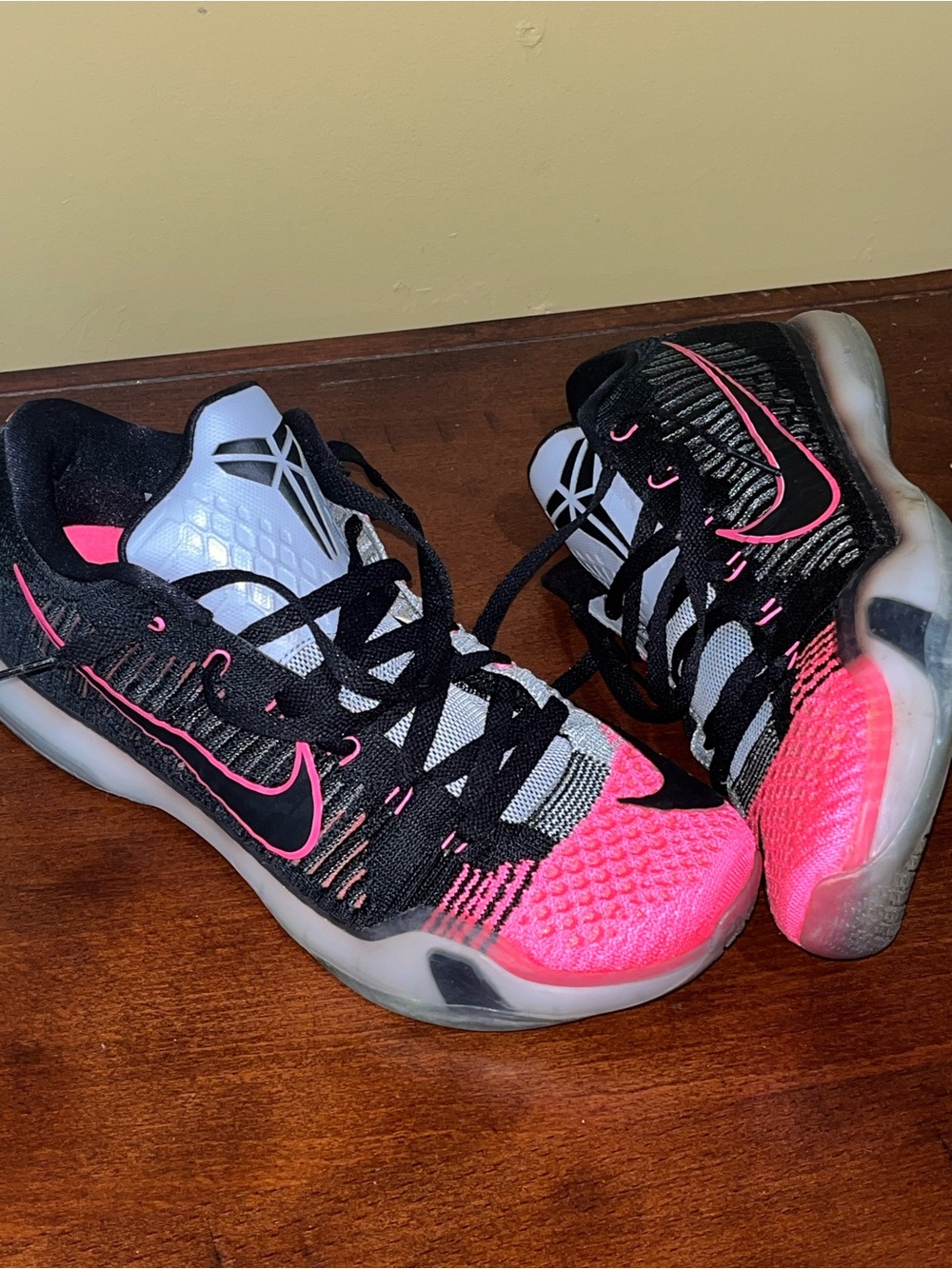 Nike Air Kobe 10 Elite Mambacurial Men’s Size 10.5